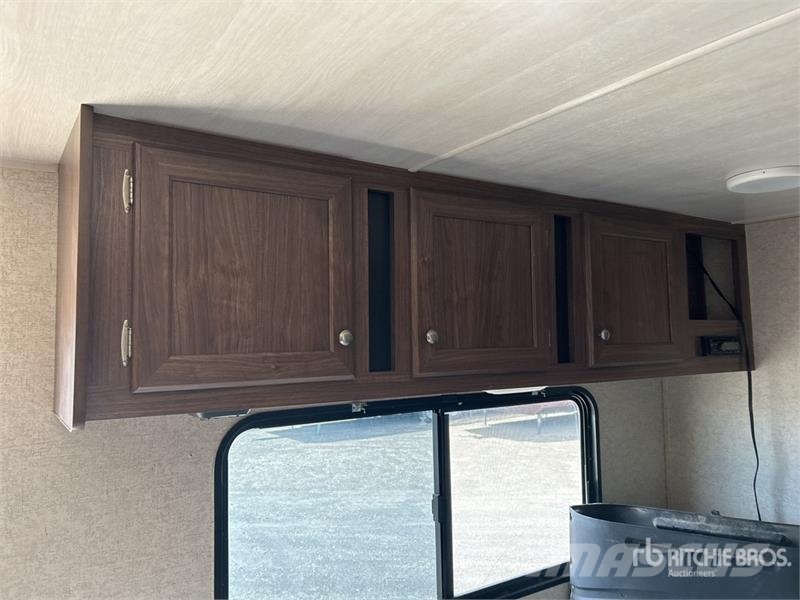 Pioneer 22LX Prowler 25 ft T/A Travel Trailer Other trailers
