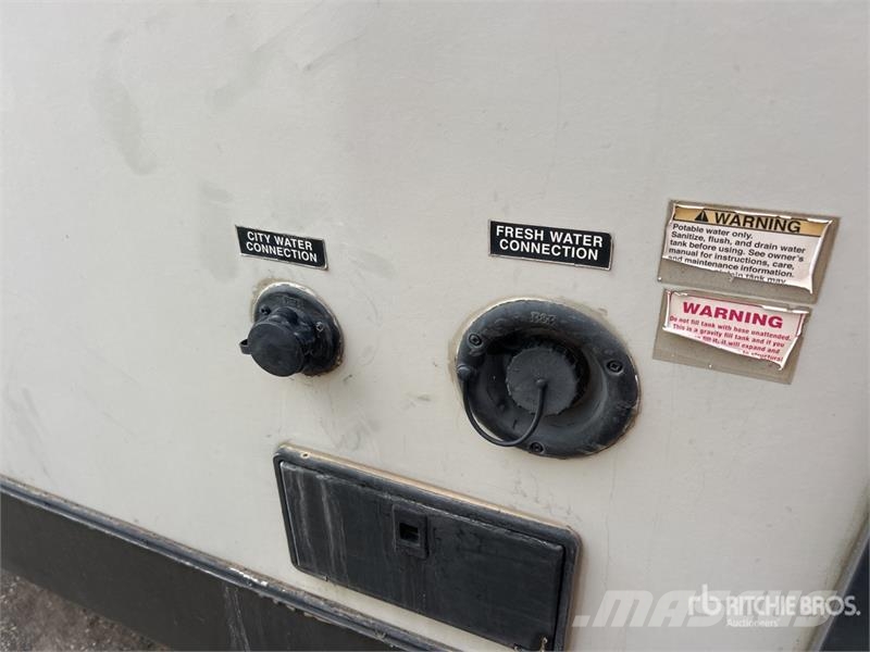 Pioneer 22LX Prowler 25 ft T/A Travel Trailer Other trailers