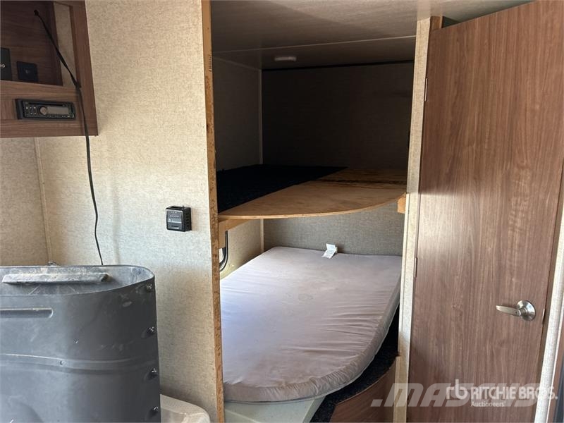 Pioneer 22LX Prowler 25 ft T/A Travel Trailer Other trailers