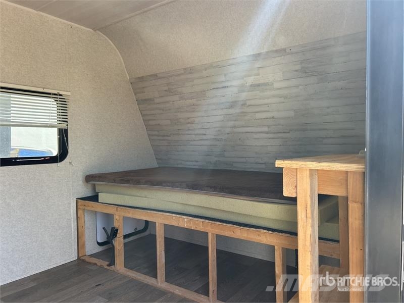 Pioneer 22LX Prowler 25 ft T/A Travel Trailer Other trailers
