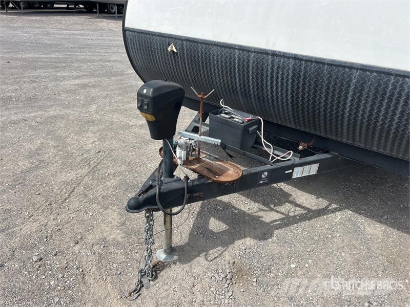 Pioneer 22LX Prowler 25 ft T/A Travel Trailer Other trailers
