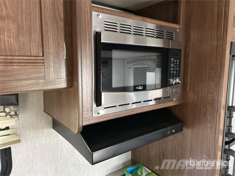 Pioneer 32LX Prowler 36 ft T/A Travel Trailer Other trailers