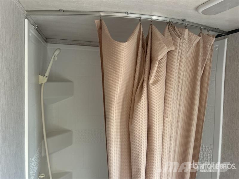 Pioneer 32LX Prowler 32 ft T/A Travel Trailer 其他拖車