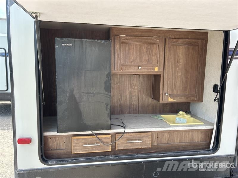 Pioneer 32LX Prowler 32 ft T/A Travel Trailer 其他拖車