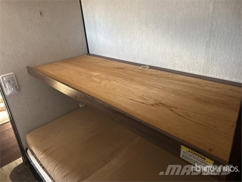 Pioneer 32LX Prowler 32 ft T/A Travel Trailer 其他拖車