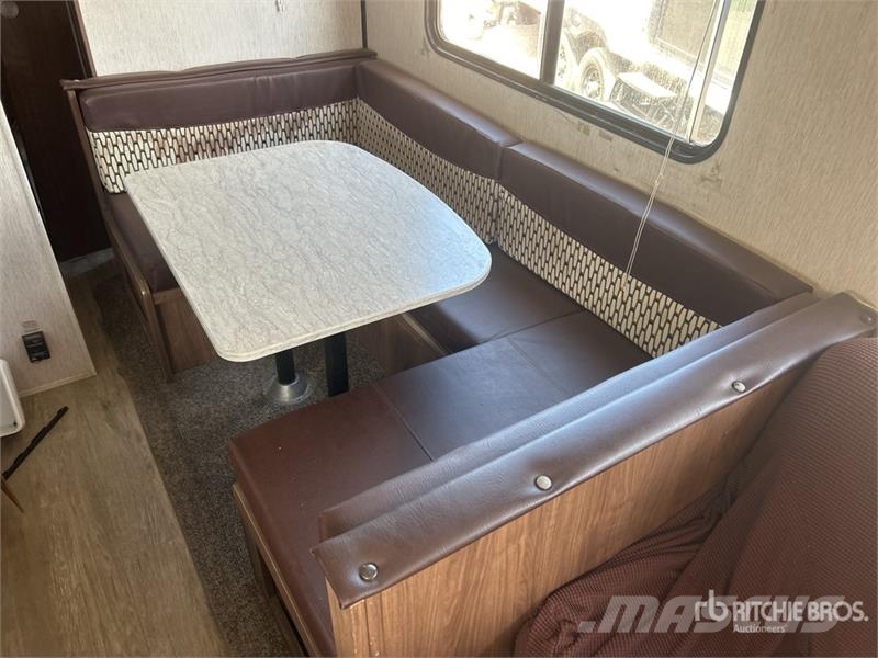 Pioneer 32LX Prowler 32 ft T/A Travel Trailer 其他拖車