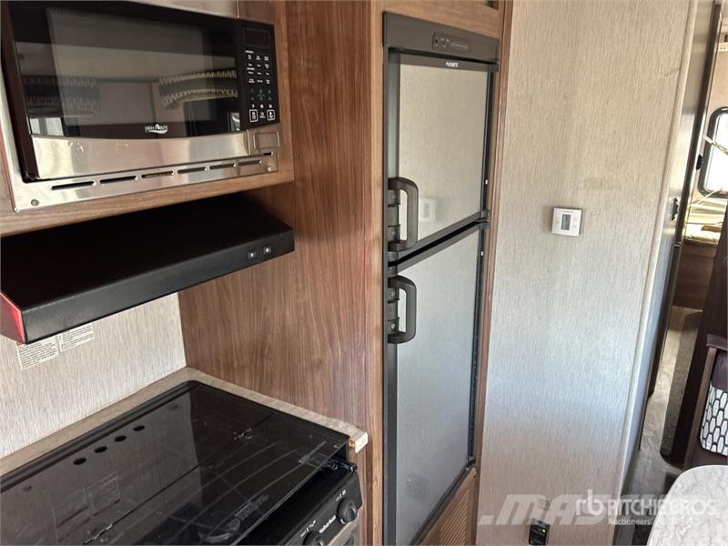 Pioneer 32LX Prowler 32 ft T/A Travel Trailer 其他拖車