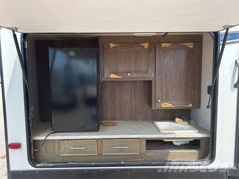 Pioneer 32LX Prowler 32 ft T/A Travel Trailer 其他拖車