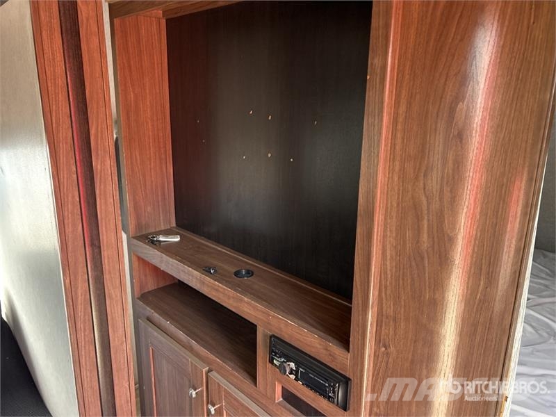 Pioneer 32LX Prowler 32 ft T/A Travel Trailer 其他拖車
