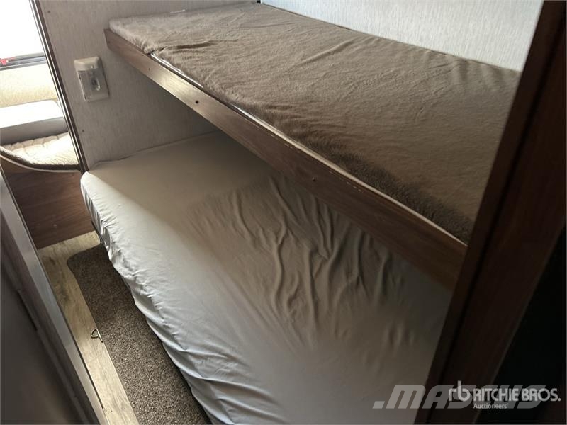 Pioneer 32LX Prowler 36 ft T/A Travel Trailer Other trailers