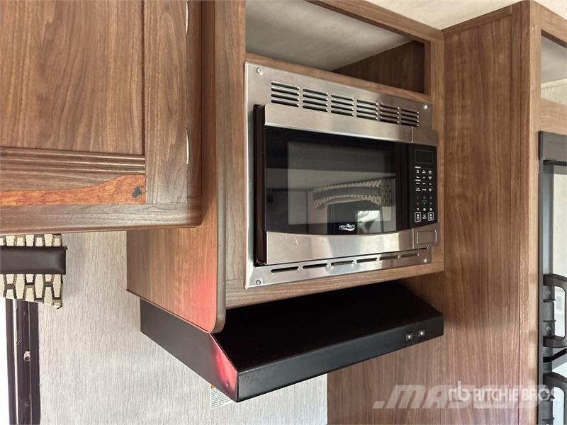Pioneer 32LX Prowler 32 ft T/A Travel Trailer 其他拖車