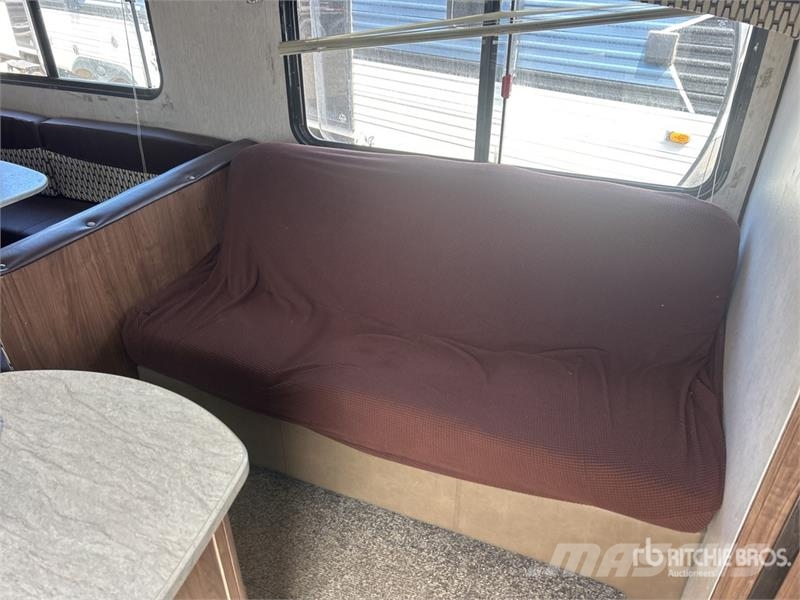 Pioneer 32LX Prowler 32 ft T/A Travel Trailer 其他拖車