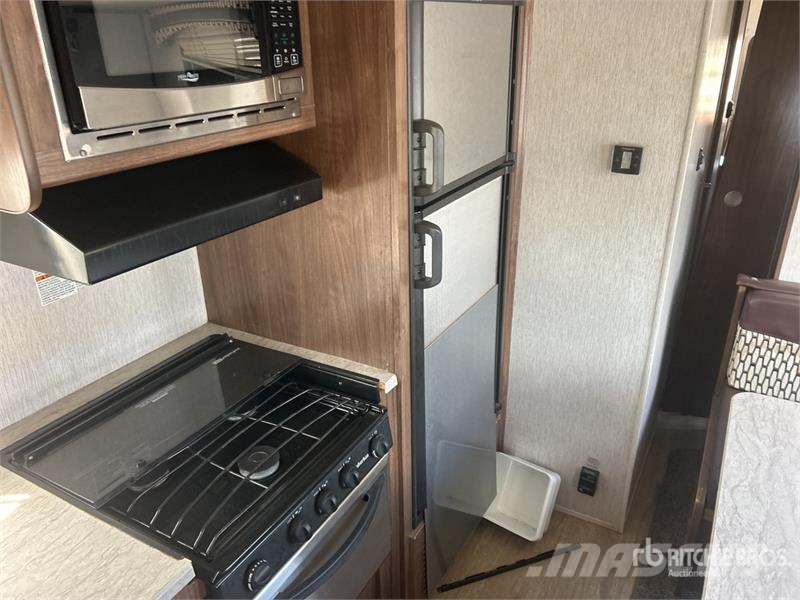 Pioneer 32LX Prowler 32 ft T/A Travel Trailer 其他拖車