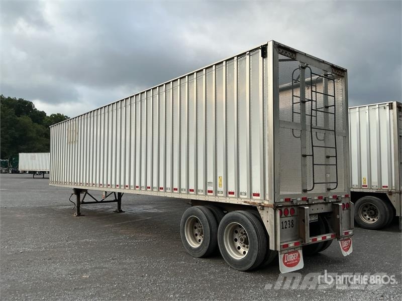 Pitts CV45 45 ft T/A Chip Trailer Ремаркета за дървени стърготини