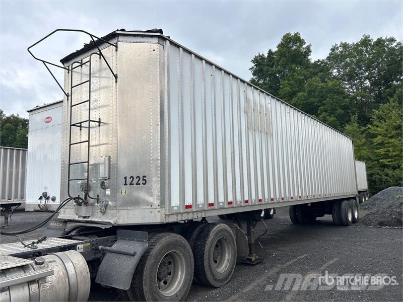 Pitts CV45 45 ft T/A Chip Trailer Flishenger