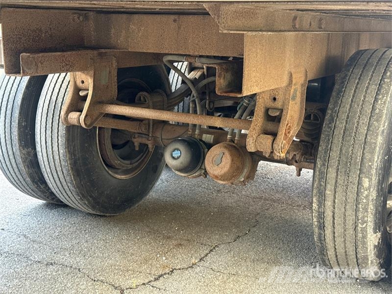 Pitts CV45 45 ft x 96 in T/A 45 ft T/A Chip Trailer Wood chip trailers