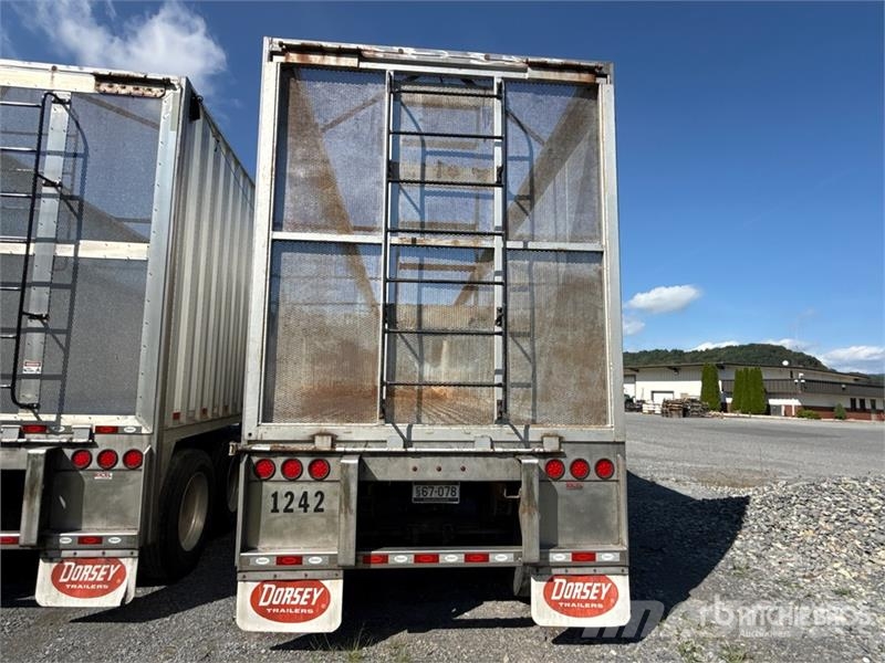 Pitts CV45 45 ft x 96 in T/A Open-Top 45 ft T/A Chip Tra Wood chip trailers