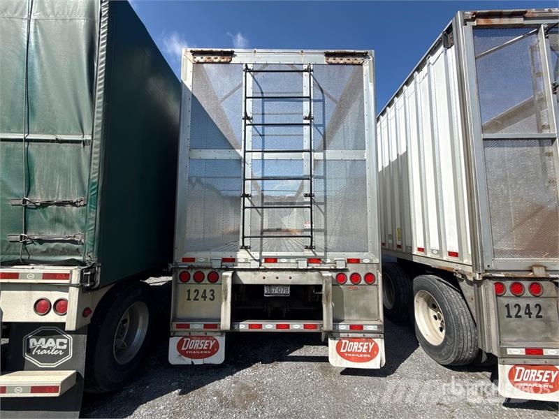 Pitts CV45 45 ft x 96 in T/A Open-Top 45 ft T/A Chip Tra Wood chip trailers