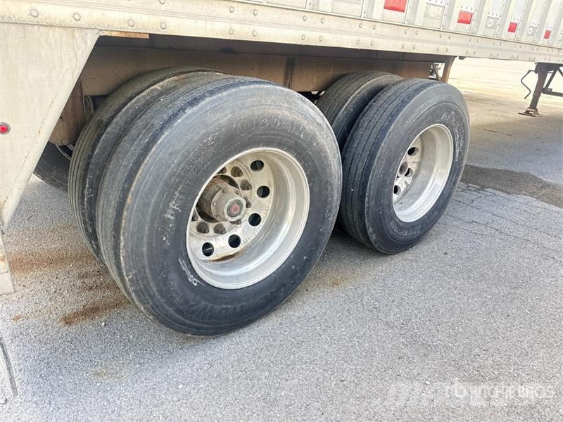 Pitts CV45 45 ft x 96 in T/A 45 ft T/A Chip Trailer Wood chip trailers