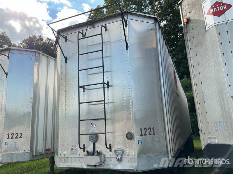 Pitts CV45 45 ft x 96 in T/A 45 ft T/A Chip Trailer Wood chip trailers