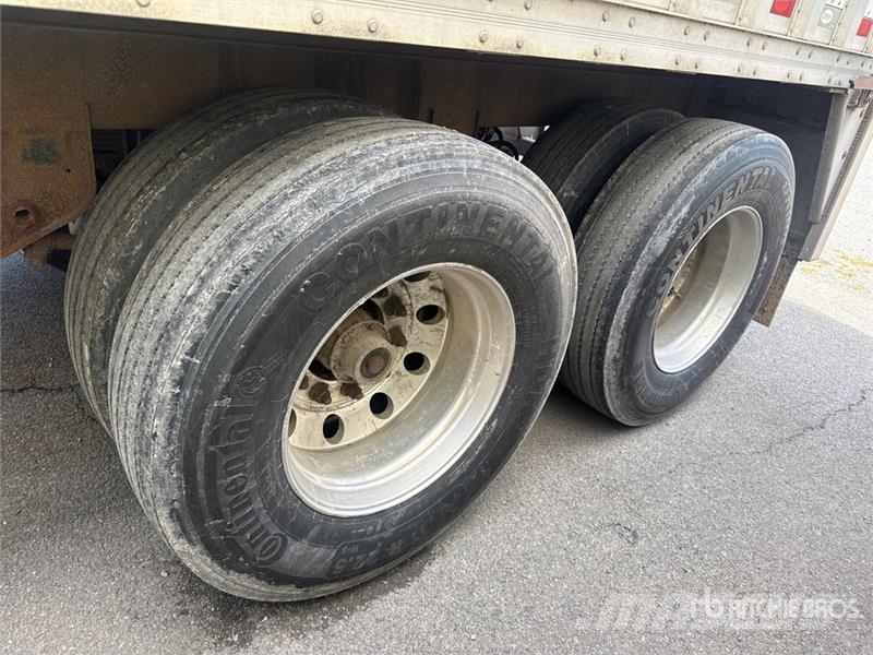 Pitts CV45 45 ft x 96 in T/A 45 ft T/A Chip Trailer Wood chip trailers