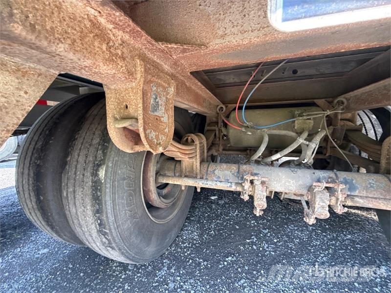 Pitts CV45 45 ft x 96 in T/A Open-Top 45 ft T/A Chip Tra Wood chip trailers