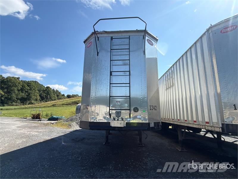 Pitts CV45 45 ft x 96 in T/A Open-Top 45 ft T/A Chip Tra Wood chip trailers
