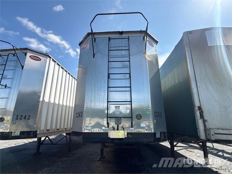 Pitts CV45 45 ft x 96 in T/A Open-Top 45 ft T/A Chip Tra Wood chip trailers