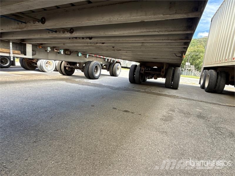 Pitts CV45 45 ft x 96 in T/A 45 ft T/A Chip Trailer Wood chip trailers