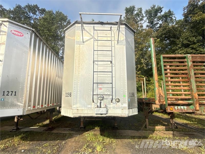 Pitts CV45 45 ft x 96 in T/A Open-Top Chip Trailer مقطورات لتقل ألواح الخشب