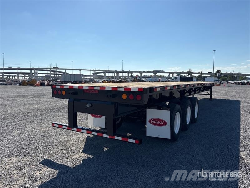 Pitts EF53 Tri/A 53 ft - 90 ft Extendable Flatbed Traile Pick up/Prelata