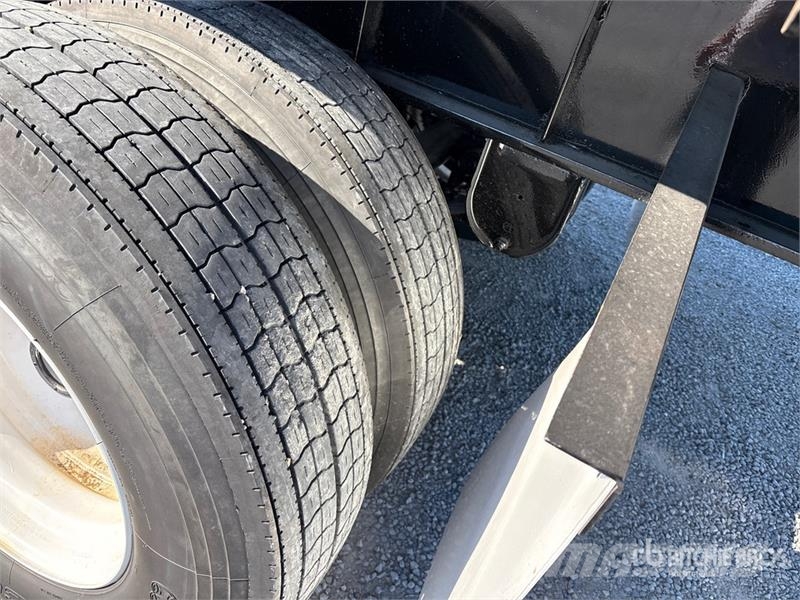 Pitts EF53 Tri/A 53 ft - 90 ft Extendable Flatbed Traile Pick up/Prelata