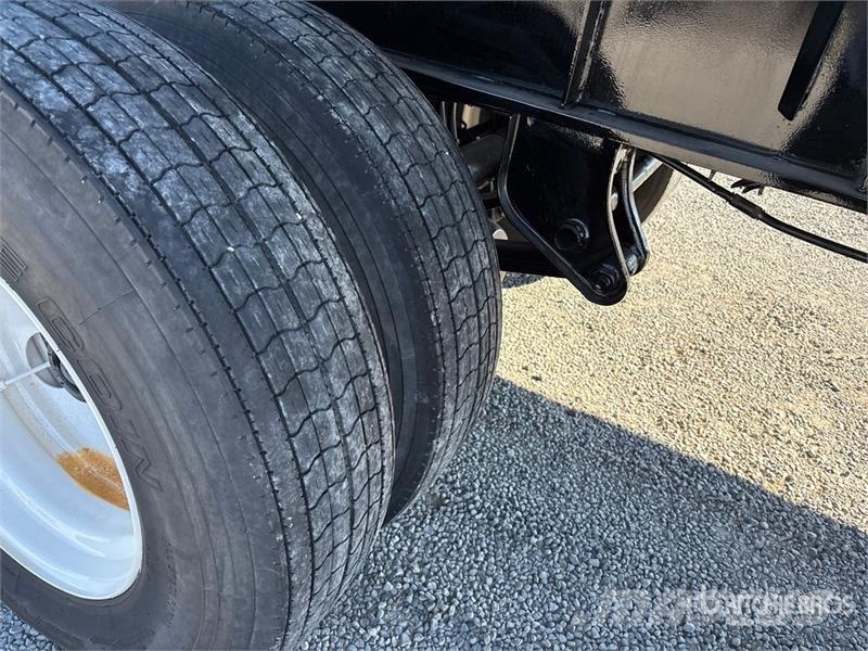 Pitts EF53 Tri/A 53 ft - 90 ft Extendable Flatbed Traile Pick up/Prelata