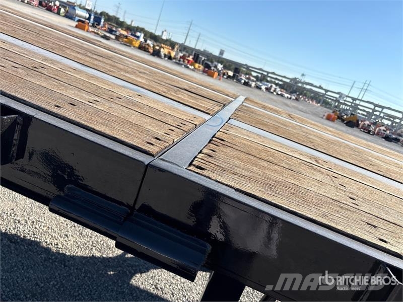 Pitts EF53 Tri/A 53 ft - 90 ft Extendable Flatbed Traile Pick up/Prelata