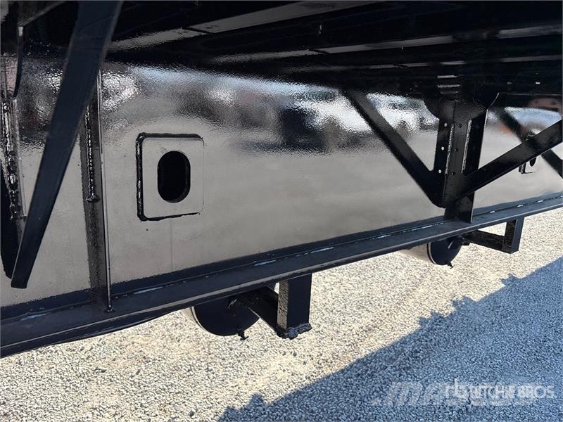 Pitts EF53 Tri/A 53 ft - 90 ft Extendable Flatbed Traile Pick up/Prelata