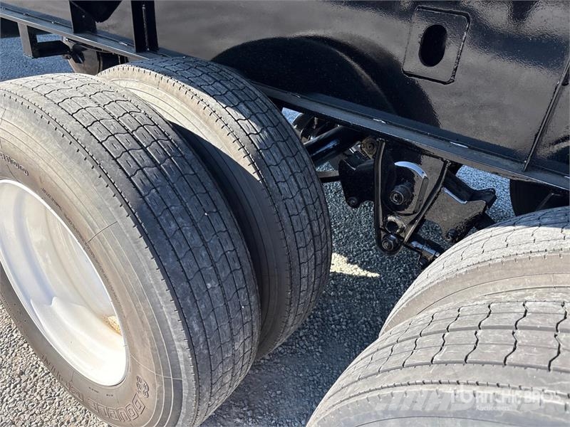 Pitts EF53 Tri/A 53 ft - 90 ft Extendable Flatbed Traile Pick up/Prelata