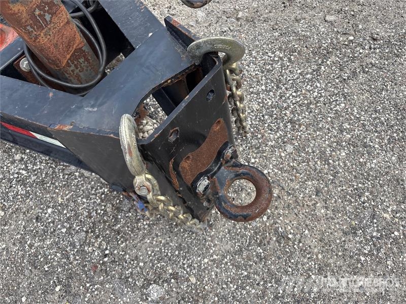 Pitts TA12 24 ft T/A Equipment Trailer مقطورات مركبات نقل