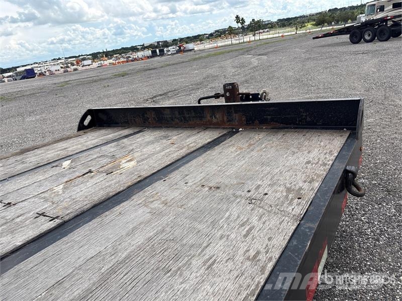 Pitts TA12 24 ft T/A Equipment Trailer مقطورات مركبات نقل