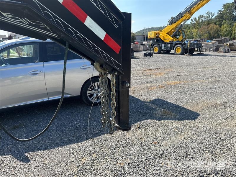 PJ 20000 lb 26 ft T/A Gooseneck Equipment Trailer Vehicle transport trailers