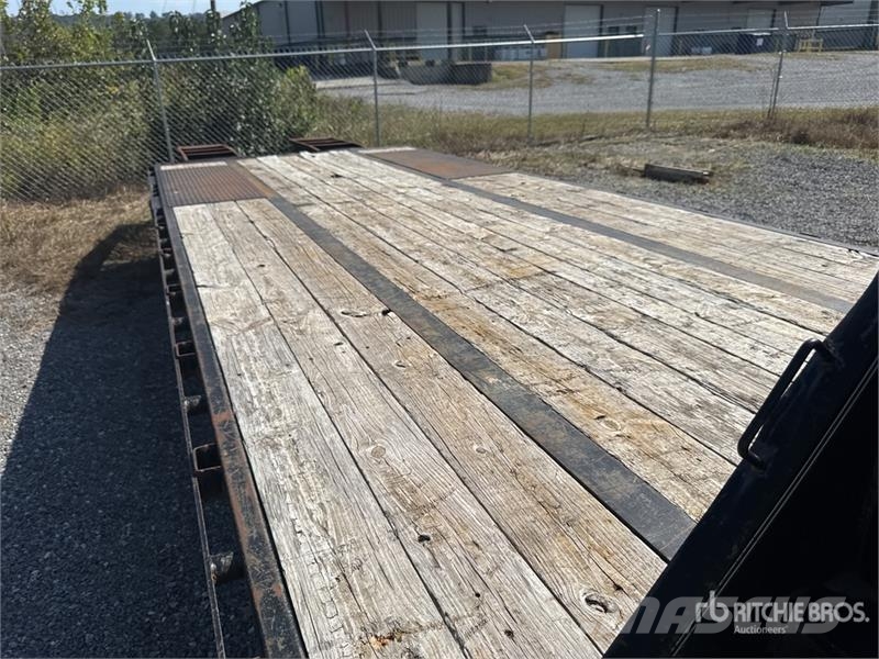 PJ 20000 lb 26 ft T/A Gooseneck Equipment Trailer Vehicle transport trailers