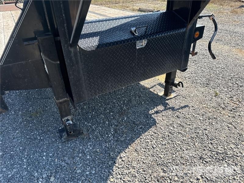 PJ 20000 lb 26 ft T/A Gooseneck Equipment Trailer Vehicle transport trailers