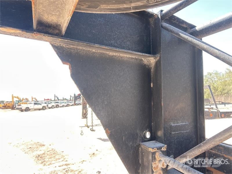 PJ 32 ft T/A Gooseneck Flatbed Trailer مقطوروات مسطحة/مفصلية الجوانب