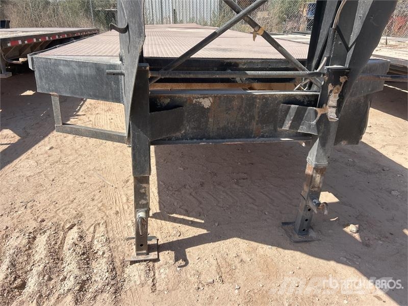 PJ 32 ft T/A Gooseneck Flatbed Trailer مقطوروات مسطحة/مفصلية الجوانب