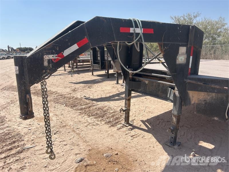 PJ 32 ft T/A Gooseneck Flatbed Trailer مقطوروات مسطحة/مفصلية الجوانب