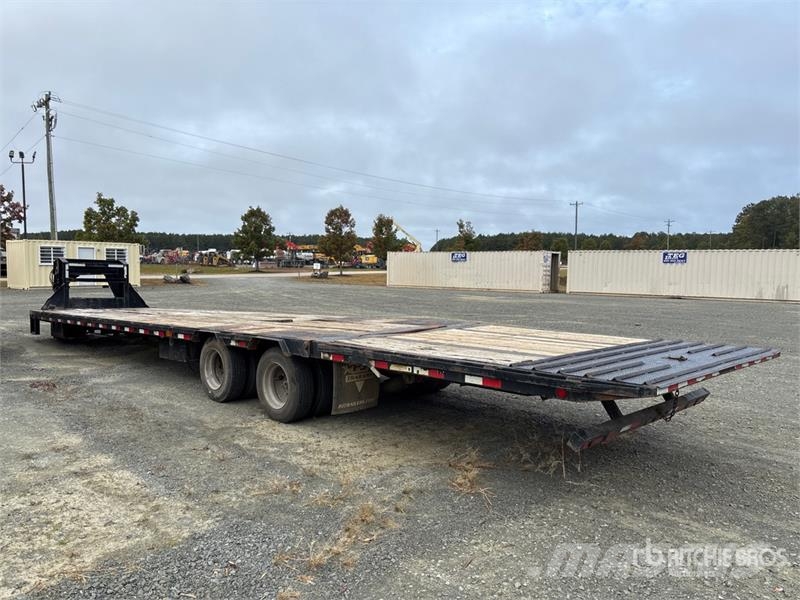 PJ 40 ft T/A Gooseneck Equipment Trailer Auto pārvadāšanas treileri
