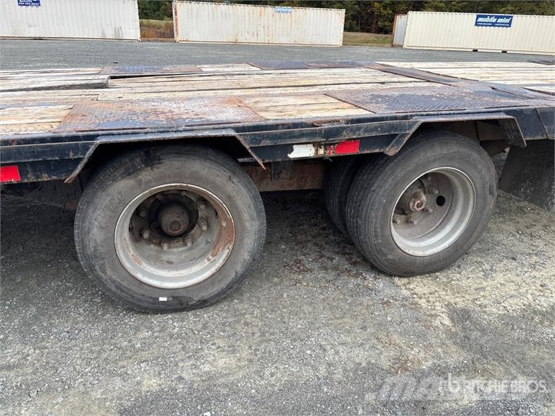 PJ 40 ft T/A Gooseneck Equipment Trailer Auto pārvadāšanas treileri