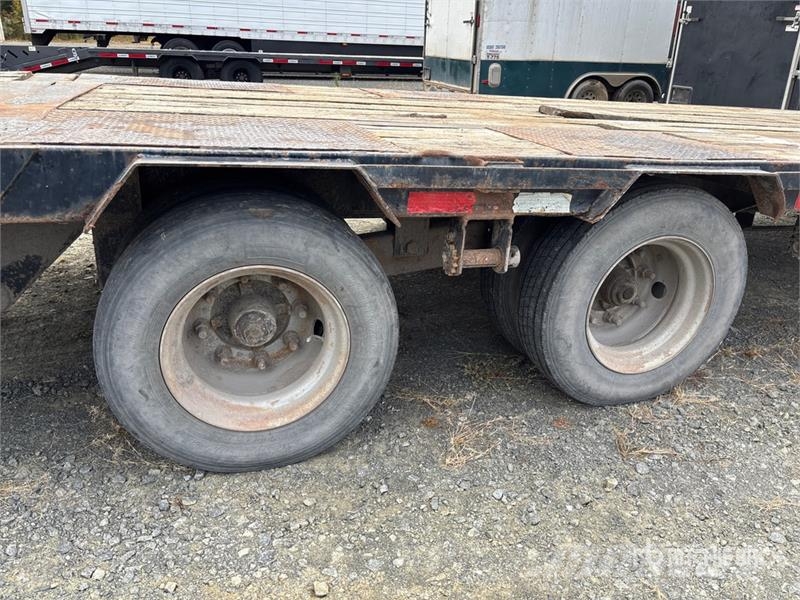 PJ 40 ft T/A Gooseneck Equipment Trailer Auto pārvadāšanas treileri