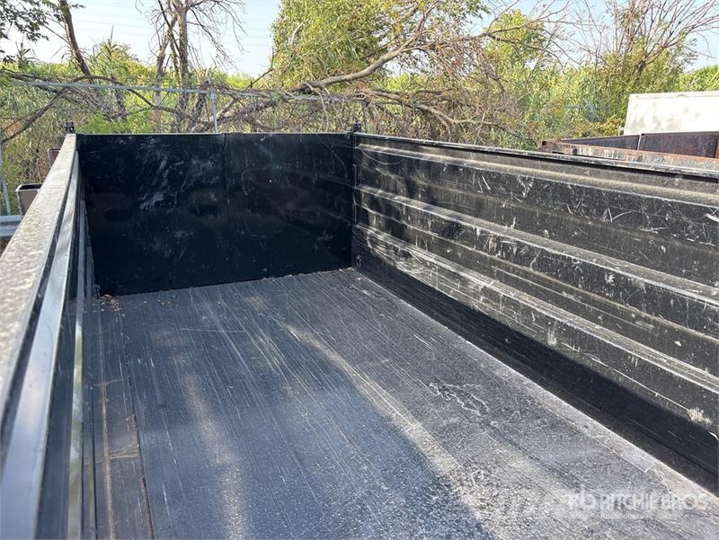 PJ Trailers Trailers 19 ft T/A Dump Utility Trailer Anhænger med tip