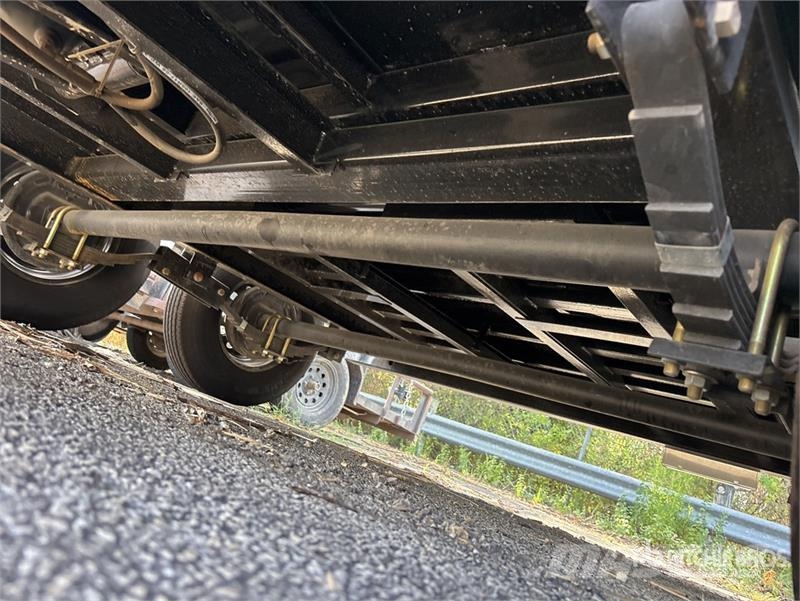 PJ Trailers Trailers 19 ft T/A Dump Utility Trailer Anhænger med tip