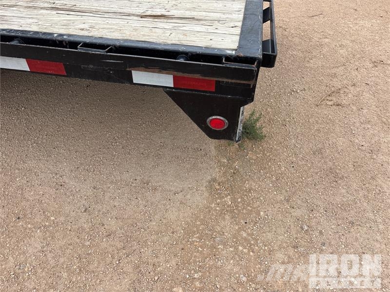 PJ Trailers Trailers 24 ft T/A 31 ft Equipment Traile Prikolice za prevoz vozil